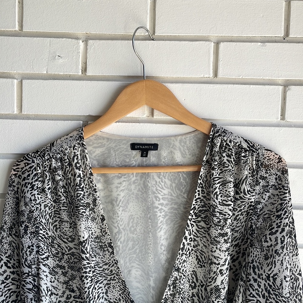 Dynamite | Cross-Over Printed Top - Picture 2 of 5